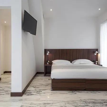 בית הארחה My Bed Montenapoleone מילאנו
