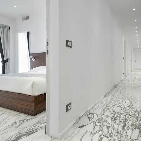 בית הארחה My Bed Montenapoleone מילאנו