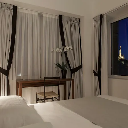My Bed Montenapoleone בית הארחה 2*